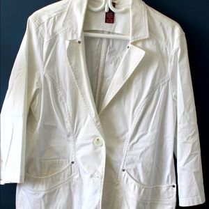 EUC - Olsen white cotton blazer